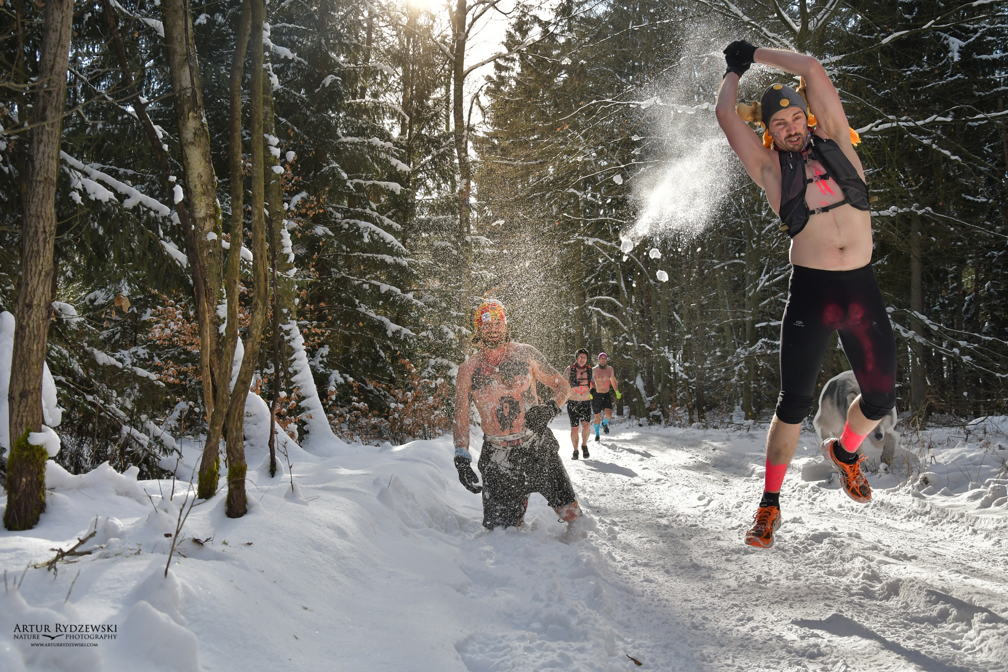 Extreme Wolf 2021 zimowy bieg na gołą klatę, winter run