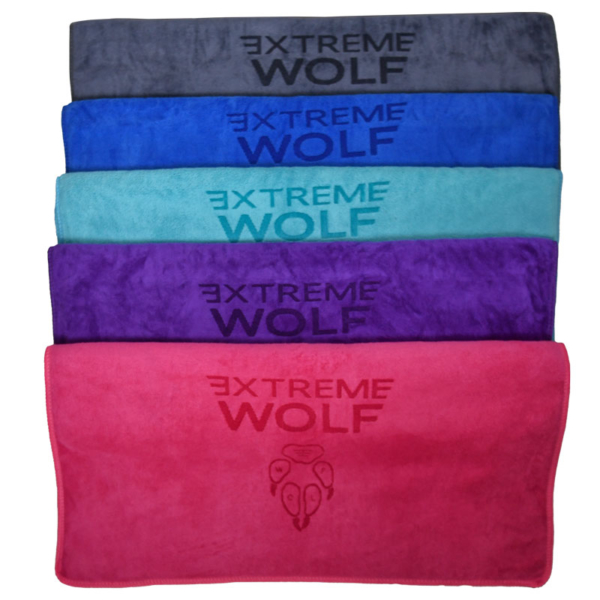 Ręcznik sportowy Extreme Wolf szybkoschnący lekki na treningi do biegania na siłownię na fitnessróżne różne kolory rozłożone ręczniki